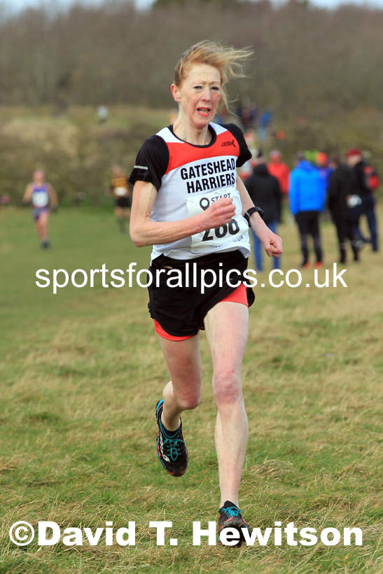 Womens and mens 35 to 65 plus, 2022 NEMAA Open Cross Country Champs., Wallsend, Tyne and Wear. Photo: David T. Hewitson/Sports for All Pics